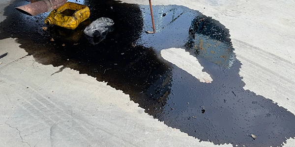 Ölflecken aus Garagenboden entfernen mit Logic Clean BA+